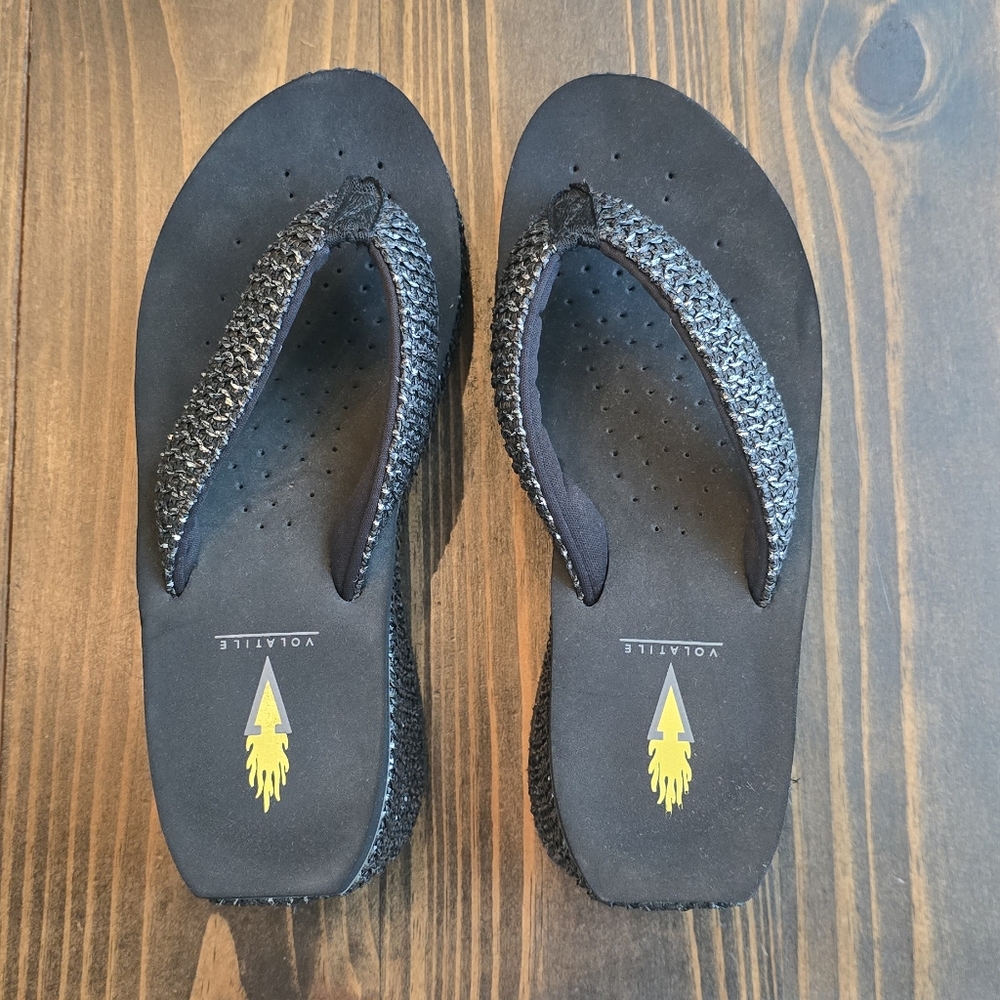 Volatile Women's Black Sandals - Picture 4 of 10